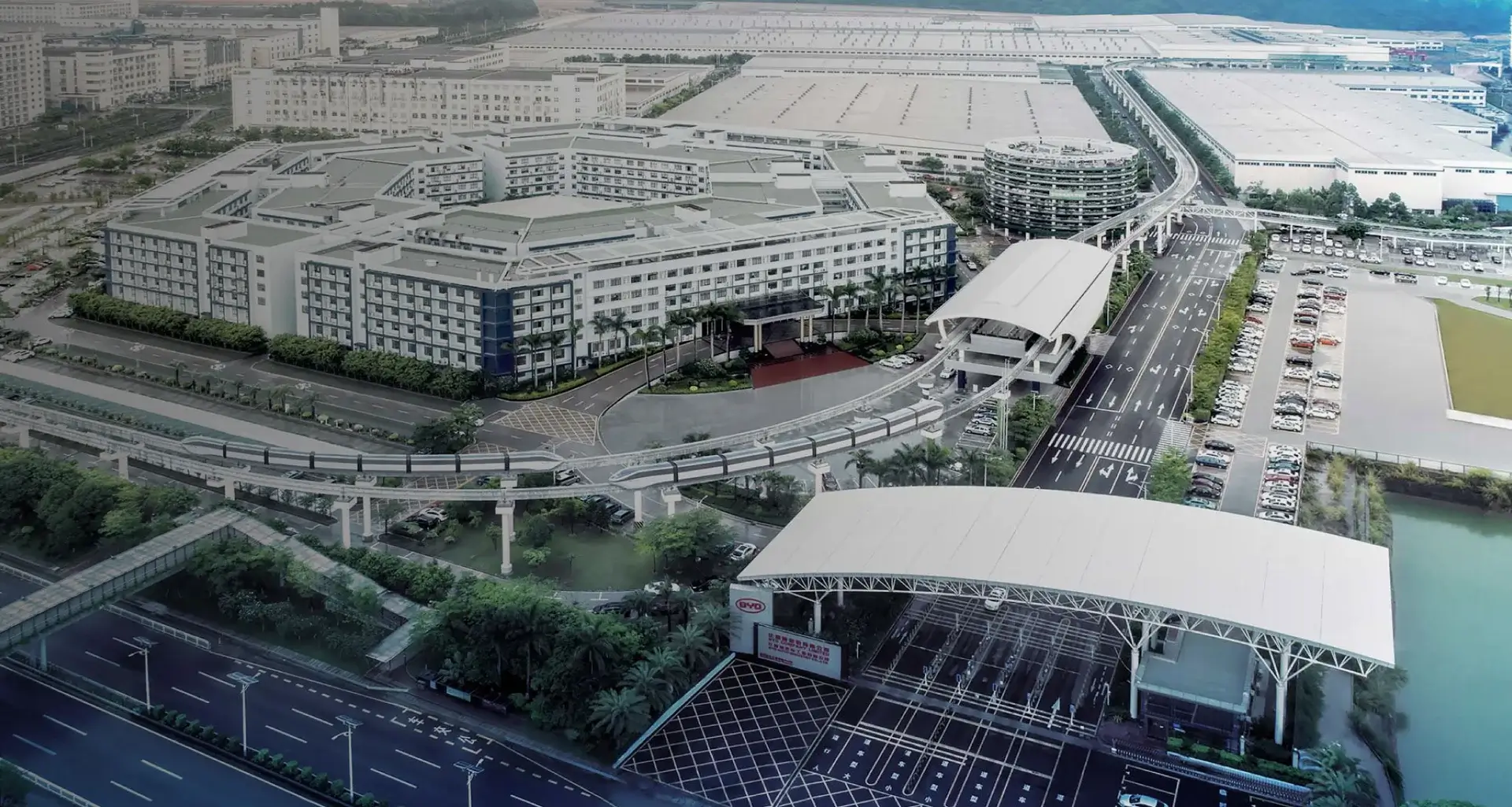 Carros electricos BYD y su sede en China en la ciudad de Shenzhen